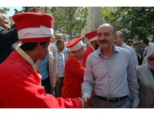 Herkes Makam Arabası Beklerken...