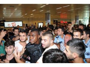 Emenike İstanbul’da