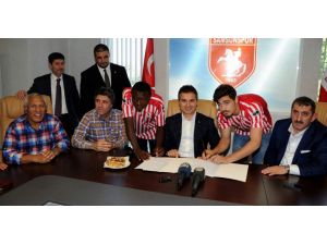 Bakan Kılıç’ın Katılımı İle İki Oyuncu İmza Attı