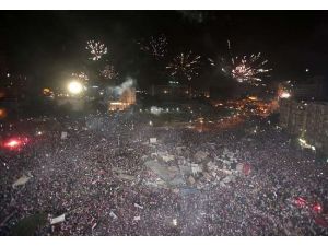 Mursi’ye Destek Devam Ediyor