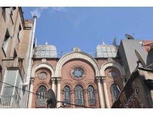 Sinagogda Yangın İhbarı