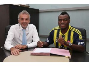 Emenike İmzayı Attı
