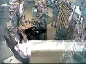 İçki Hırsızları Kamerada