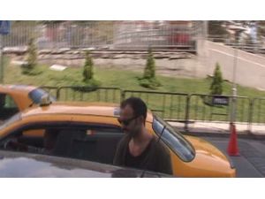 Ünlü Oyuncuya Yurt Dışı Yasağı