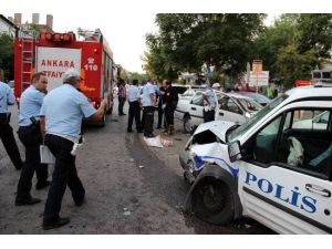 Polisler Kaza Yaptı: 5 Yaralı