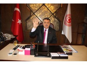 Pakdil’den ’’rabia İşaretli Mesaj