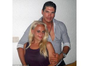 Tunuslu Gençle Tanışan İngiliz Model Müslüman Oldu