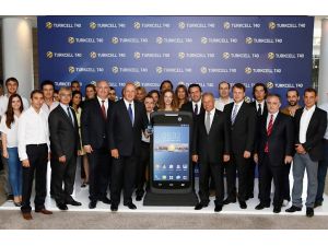 Cepte Üstün Teknoloji, Türkiyenin İlk Yerli Akıllısı Turkcell T40la Geliyor