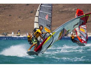 Alaçatıda Surf Rüzgarı Esiyor