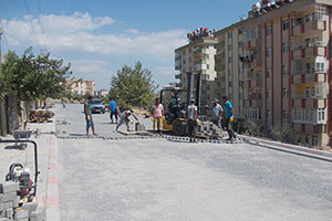 Cumhuriyet Sokaklarına Parke Döşendi