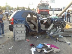 Aydınlatma Direği 6 Kişiyi Yaraladı