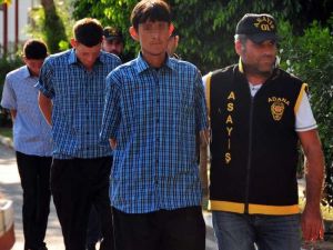 Biber Gazı Sıkıp Tecavüz Ettiler