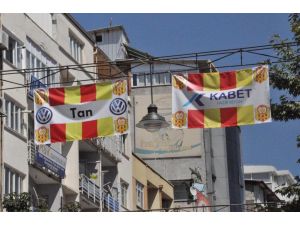 Yeni Malatyasporda Bayrak Asma Kampanyası Sürüyor