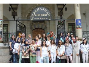 Trabzon Gençleri Ağırlamaya Devam Ediyor