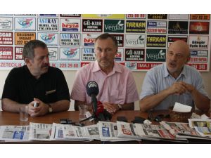 Akpm Raportörü Bockel Hatayda