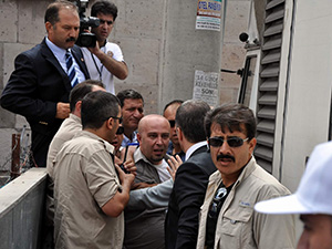 Saldırgan Serbest, Polisler Açığa Alındı