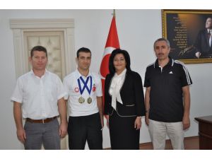 Olimpiyat Üçüncüsü Esenboğadan Valiye Ziyaret