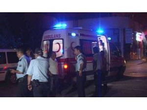 Babasını Darp Eden Kişiyi Bıçakladı