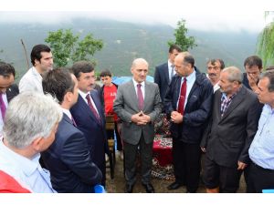 Çevre Ve Şehircilik Bakanı Erdoğan Bayraktar, Sel Ve Heyelanlardan Zarar Gören Yomra İlçesinde İncelemelerde Bulundu