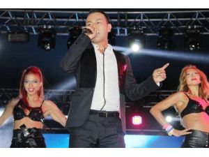 Ortaç’tan Evlilik Sinyalleri