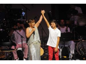 Minik Serçe Hem Ağlattı Hem Coşturdu