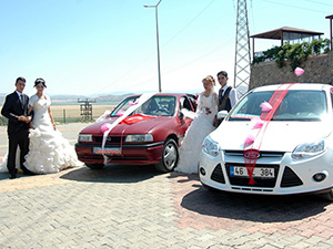 İki Kardeş Aynı Gün Evlendi