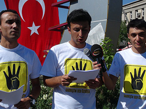 Öğretmenler Ve Öğrenciler Mısır Olaylarını Kınadı