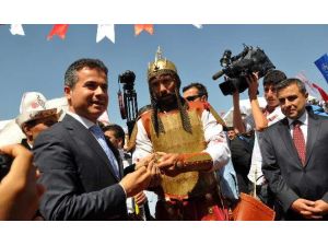 ’’kürt İle Türk’ün Ortak Kaderi 942 Yıl Önce...’’