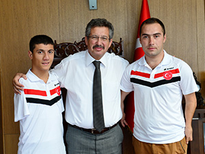 Milli Yüzücü Eroğlu Dünya Dördüncüsü