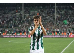 16 Yaşında Türk Futbol Tarihine Geçti
