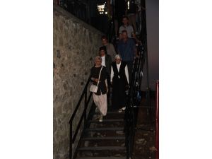 Bordo Mavili Taraftarlardan Başbakan Erdoğan’a Sevgi Gösterisi