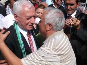 Haberal’a Trabzon’da Coşkulu Karşılama