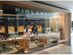 Pırlanttan Dev Açılış