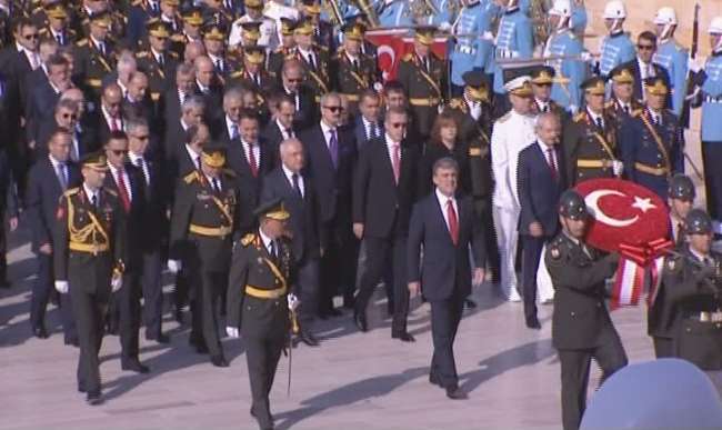 İlk Tören Anıtkabir’de Yapıldı