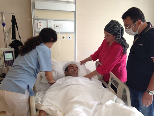 Kız Kardeşinin Böbreğiyle Hayata Tutundu