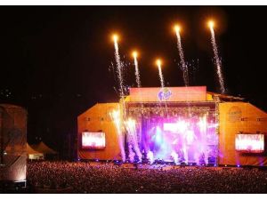 Gençlik Festivali Rüzgarı Sürüyor