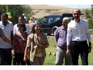 Bdp Eş Başkanı Kışanak, Spor Kompleksi Temel Atma Törenine Katıldı