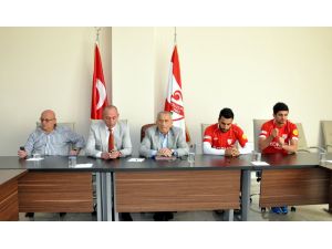 Boluspor’un İmza Töreninde Skandal