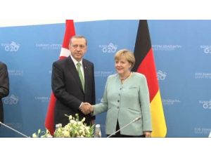 Merkel’le Bir Araya Geldi
