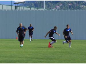 Çaykur Rizesporda Serkan’a Yeni Takım Arkadaşlarından Hoş Geldin Sürprizi