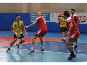 Nilüfer Hentbol Kupası’nda Şampiyon Nilüfer Belediyespor