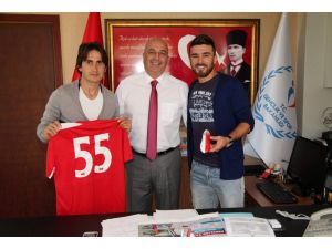 Samsunsporlu Futbolcular Güven Özyurt’u Ziyaret Etti
