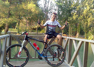 Dağ Bisikletçileri Yardım Bekliyor