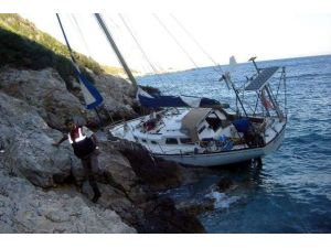 Turistler Teknede Mahsur Kaldı