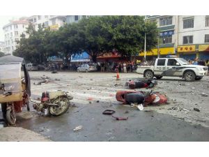 Çin’de Okul Kapısında Patlama: 2 Ölü