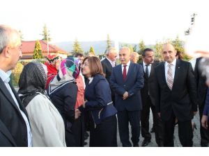 Bakan Şahin, Sevgi Evleri’ni Ziyaret Etti