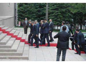 Kritik Zirve Yarım Saat Rötarla Başlıyor