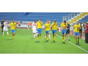 Milli Maça Biber Gazı Molası