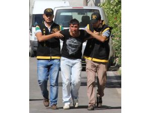 Sol Eli Onu Ele Verdi