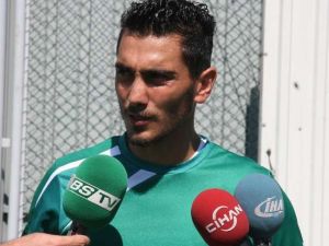 Timsah Kartal’a Bileniyor